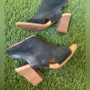 Born black leather peep toe side zipper sandals Size 7